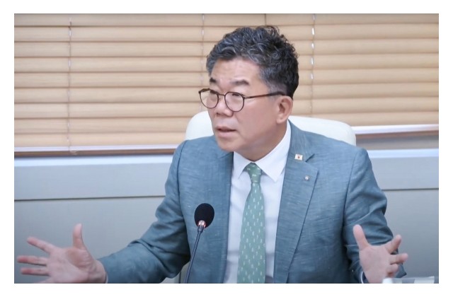 평택시, 시민은 없고 카메라만 있다…평택 전시관 ‘과잉…